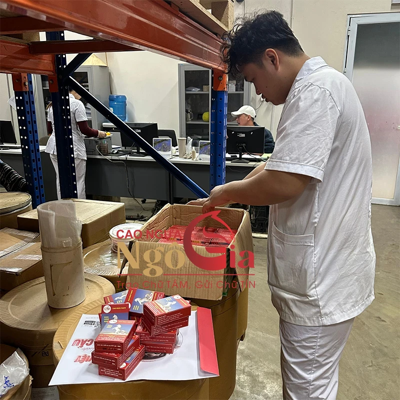 Cao Ngựa Bạch Mắt Đỏ Nguyên Chất Chính Hãng Giá 1.2tr 30 Cao ngựa Ngô Gia giao cao ngựa bạch cho doanh nghiệp sản xuất dược phẩm