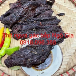 Thịt ngựa gác bếp